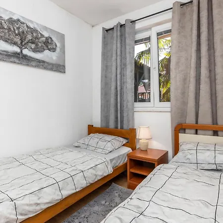 Stunning In Spincici With Wifi Apartment Jusici