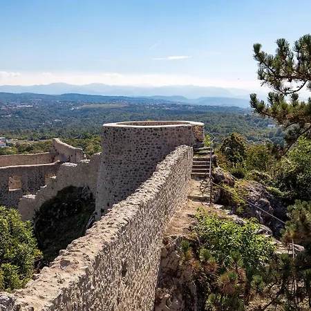 Stunning In Spincici With Wifi Apartment