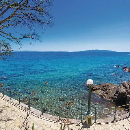 Stunning In Spincici With Wifi Apartment Jusici
